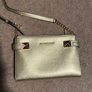Micheal kors crossbody